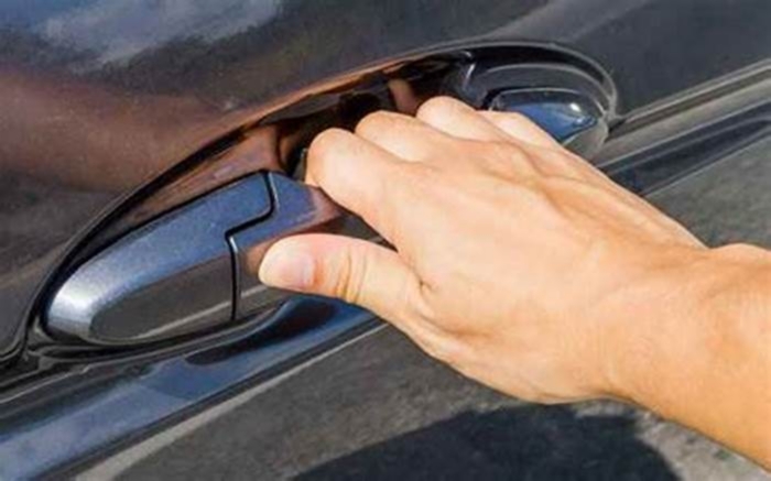 A Step-by-Step Guide to Fixing a Broken Electric Vehicle Door Handle