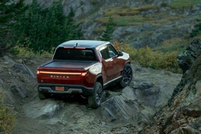 Rivian R1T Electric Truck Off Road Capability with Electric Power