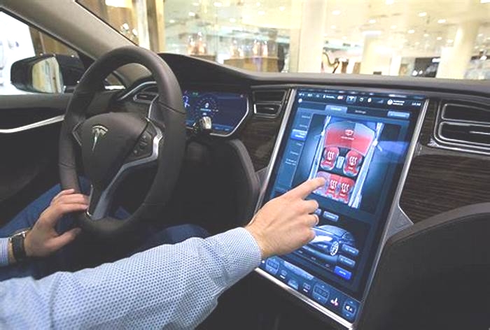 Top Electric Vehicles with Cutting-Edge Infotainment Systems